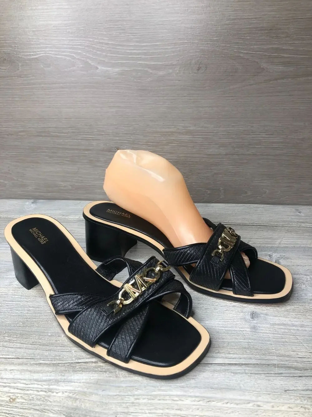 Woman's Sandals Michael Kors Tiffanie Sandal Black Size 10M